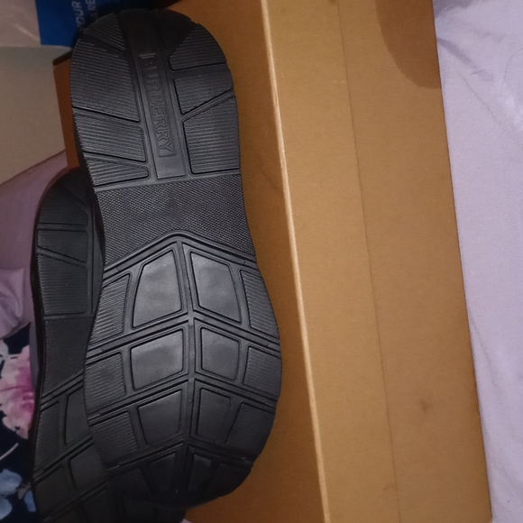 Shoes - Picture 5 of 7